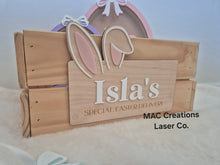 Load image into Gallery viewer, Easter Plaque + Crate - interchangeable plaque