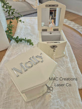 Load image into Gallery viewer, Small Musical Jewellery Box