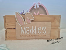 Load image into Gallery viewer, Easter Plaque + Crate - interchangeable plaque