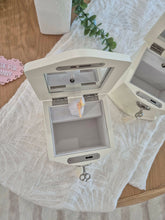 Load image into Gallery viewer, Small Musical Jewellery Box