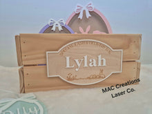 Load image into Gallery viewer, Easter Plaque + Crate - interchangeable plaque
