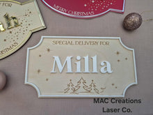 Load image into Gallery viewer, Christmas Crate with removable plaque