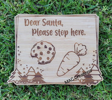 Load image into Gallery viewer, MINI Santa Treat Plate - Design 1